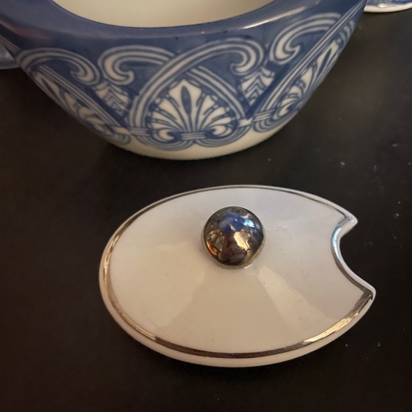 Beautiful Set of Bombay Company Teapot, Sugar bowl and Three mugs/cups. - Picture 6 of 9